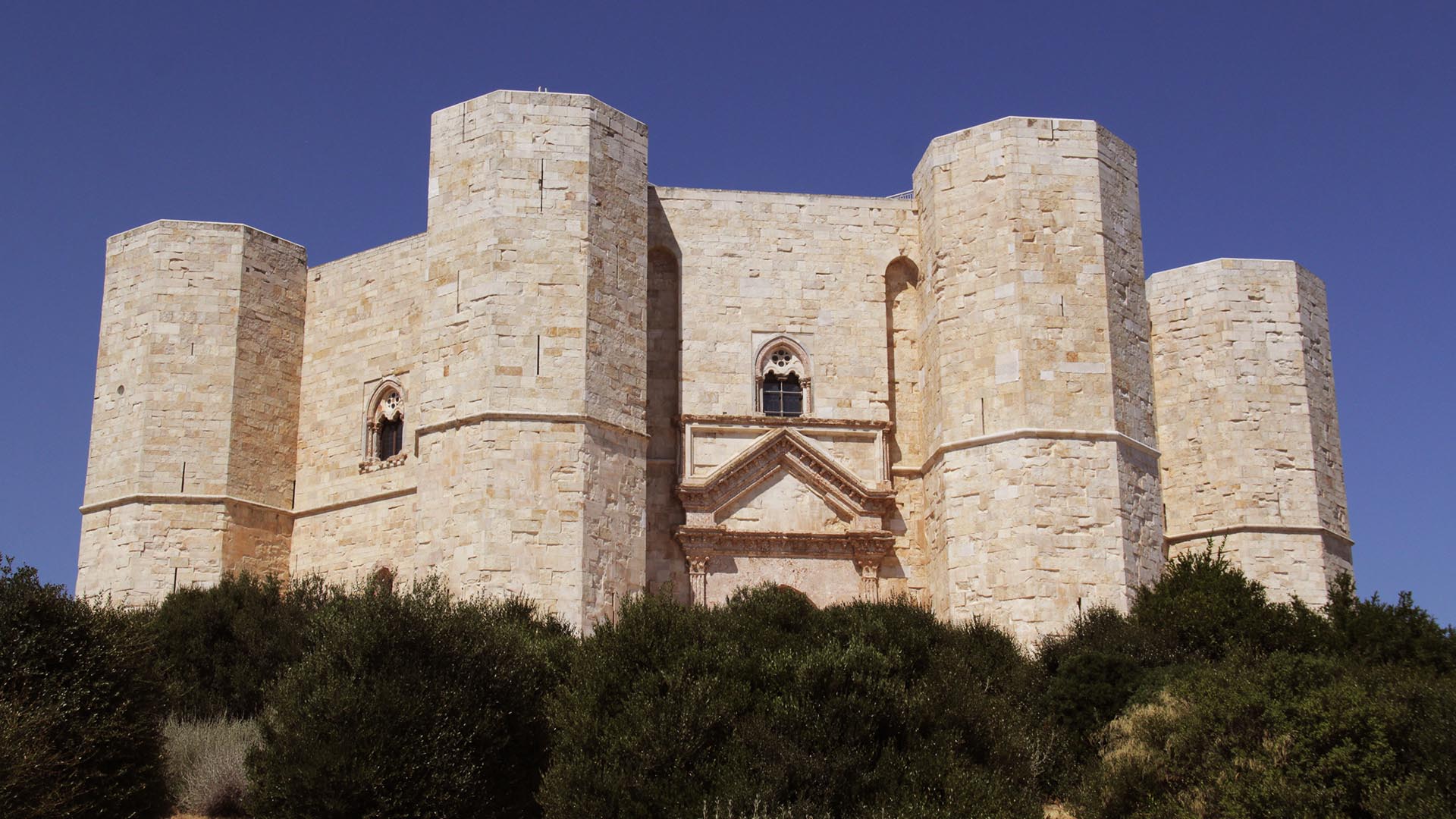 Castel del Monte, dal reale all’immaginario